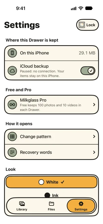 Settings with the iCloud backup line reading “Paused: no connection. Your items stay on this iPhone.”